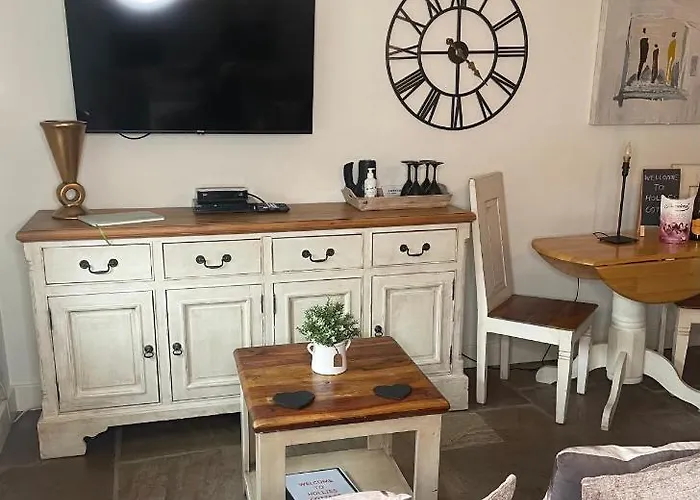 Hollies Cottage